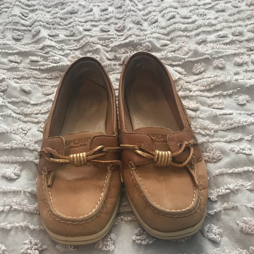Sperry top-siders with gold laces & tie